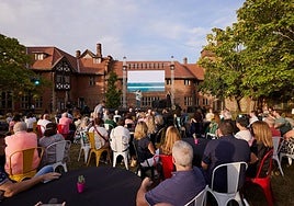 El Palacio Artatza volverá a acoger a decenas de vecinos para reconocer la labor de sus empresas.