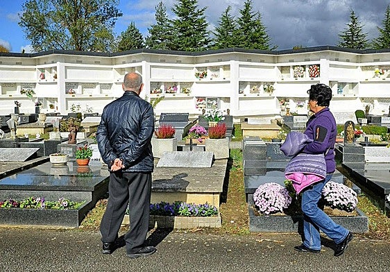Nichos y panteones del cementerio de El Salvador.