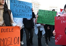 Manifestación estudiantil contra el bullying y los discursos de odio, en Bilbao.