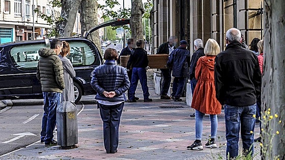 Los vitorianos quieren velatorios cortos y uno de cada cuatro pide ya funeral laico