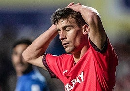 Pere Pons se lamenta durante el partido de la 2021-2022 frente al Linares.