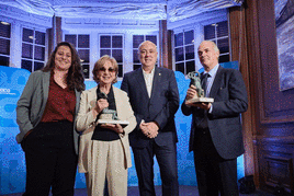 Vecinos de Leioa se reúnen en el Palacio Artatza para celebrar los 499 años del municipio