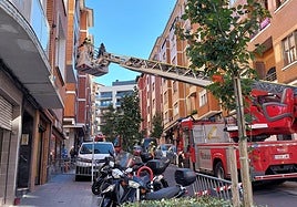 Los Bomberos continúan las labores de evacuación.