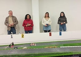 Ignacio Caballero, Marisol Fernández y sus hijas, Izortze y Alexia.