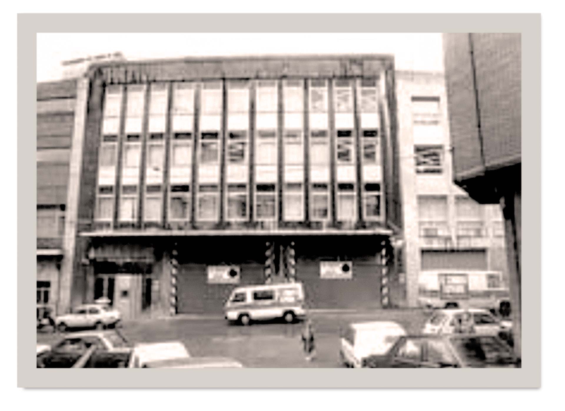 En coincidencia con el cambio de formato, EL CORREO se traslada a Pintor Losada, en Bolueta, en 1965.