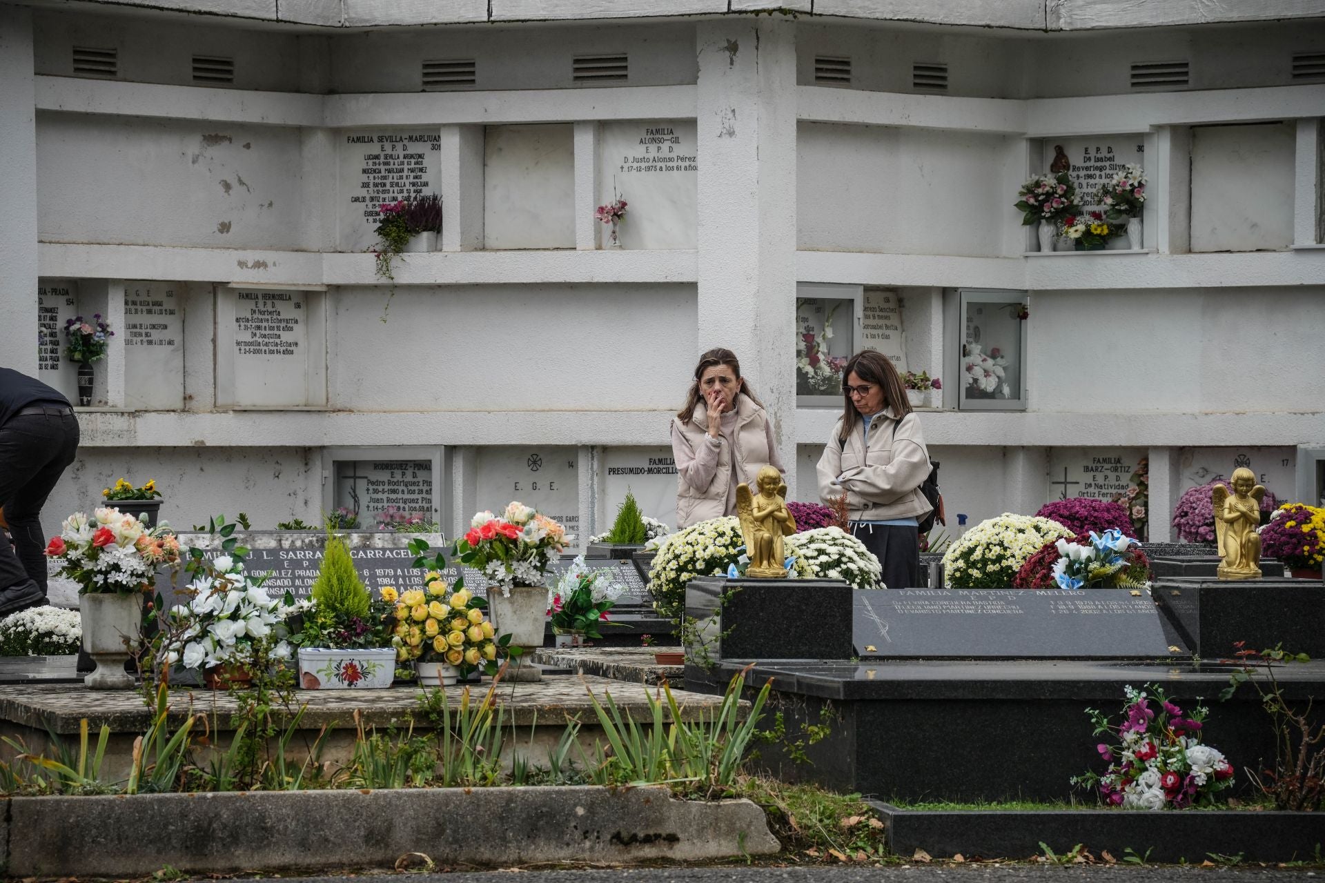 Los vitorianos recuerdan a sus seres queridos en el día de Todos los Santos