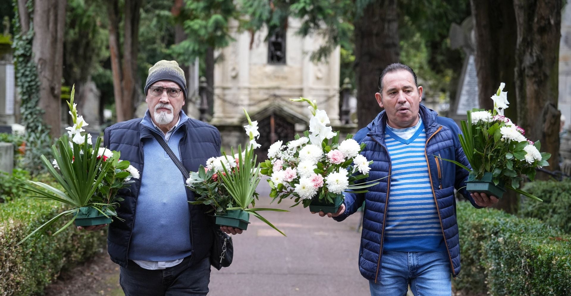 Los vitorianos recuerdan a sus seres queridos en el día de Todos los Santos