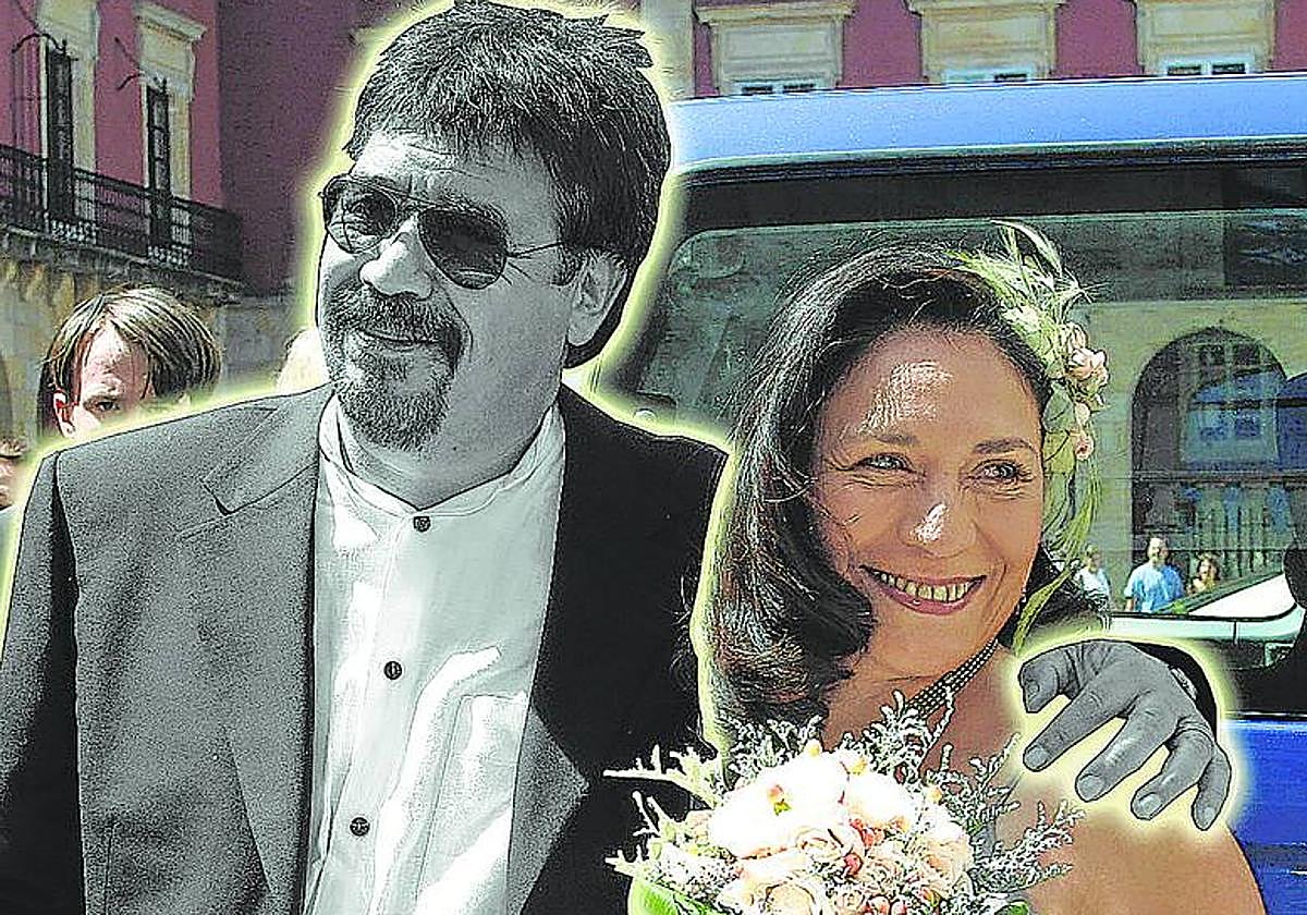 Su boda civil en el Ayuntamiento de Gijón, en 2004.