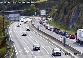 Reabren la A-8 en sentido Bilbao tras horas de retenciones kilométricas