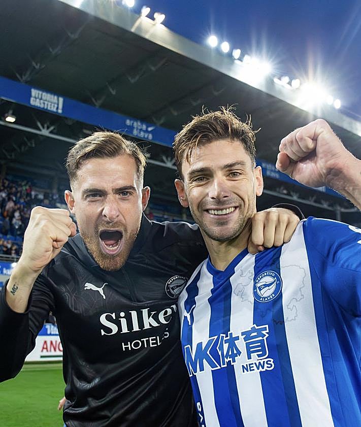 Imagen secundaria 2 - El Alavés gana mucho más que tres puntos: «Nos da confianza para seguir creyendo»