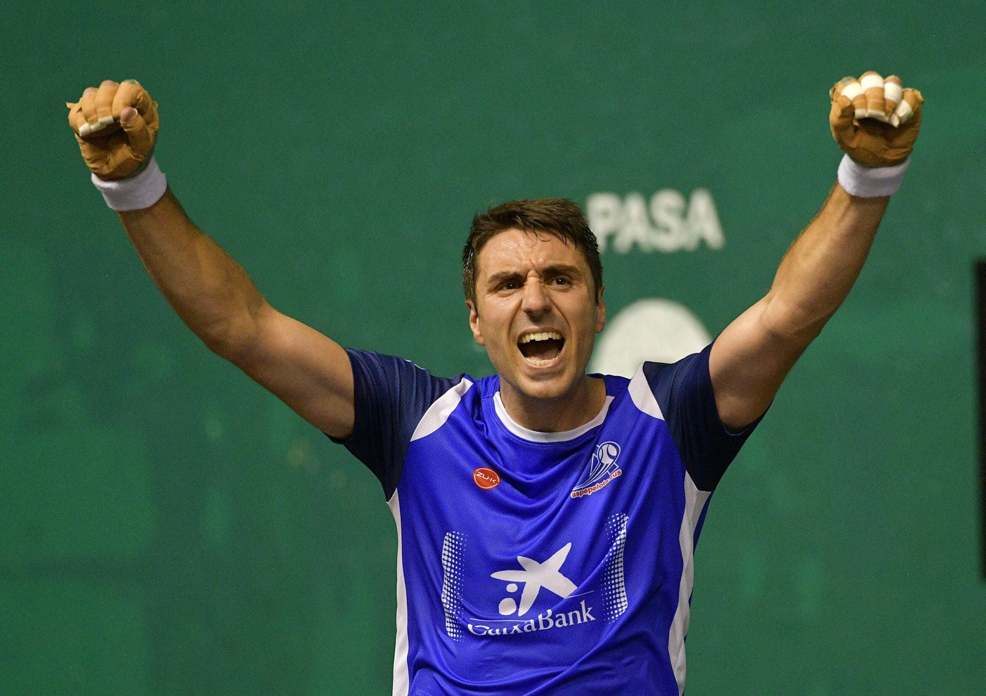 Peio Etxeberria celebra una victoria.