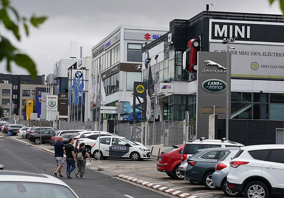 Concesionarios de distintas marcas en Enekuri.