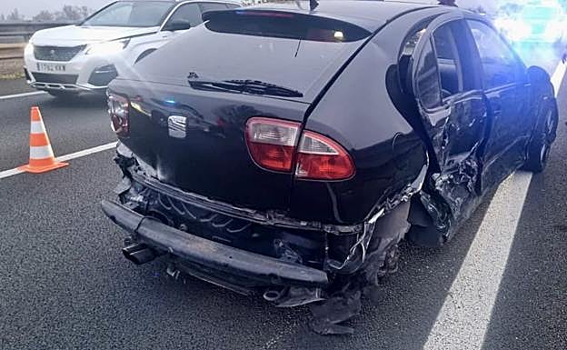 Otro de los turismos en que viajaba la banda a su paso por Álava hace ahora justo un año.