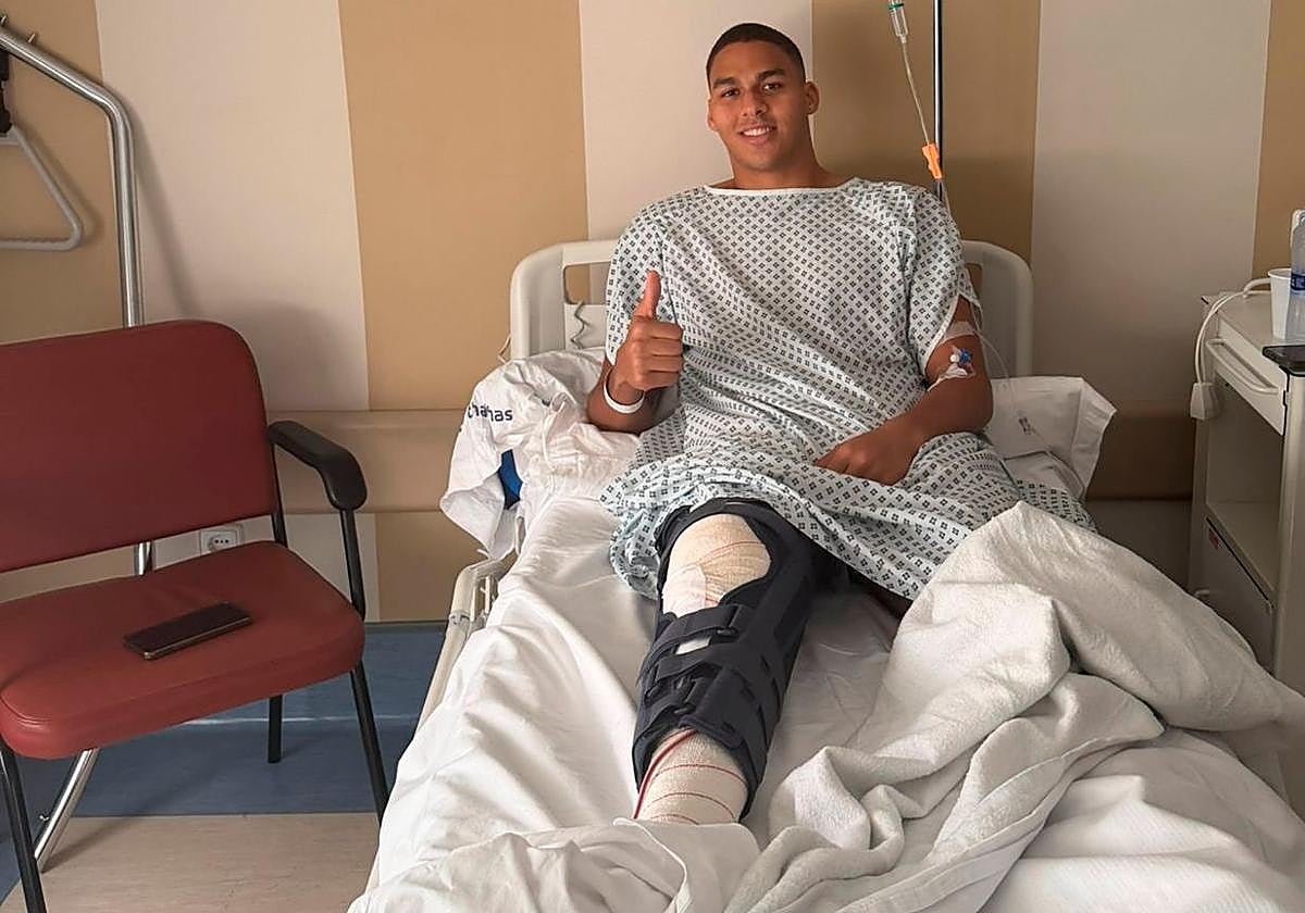 Maroan saluda tras la cirugía.