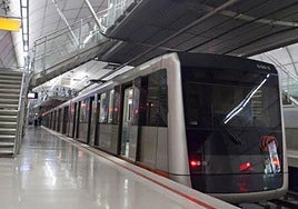 Chocolatinas, calendarios y un viaje con Olentzero y Mari Domingi para celebrar los 30 años del metro