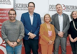 Xabier Jiménez, Gonzalo Olabarria, Julia Diéguez, Javier Garcinuño y María Cereceda.