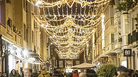 Vitoria brillará como nunca en Navidad con 740 ornamentos de iluminación