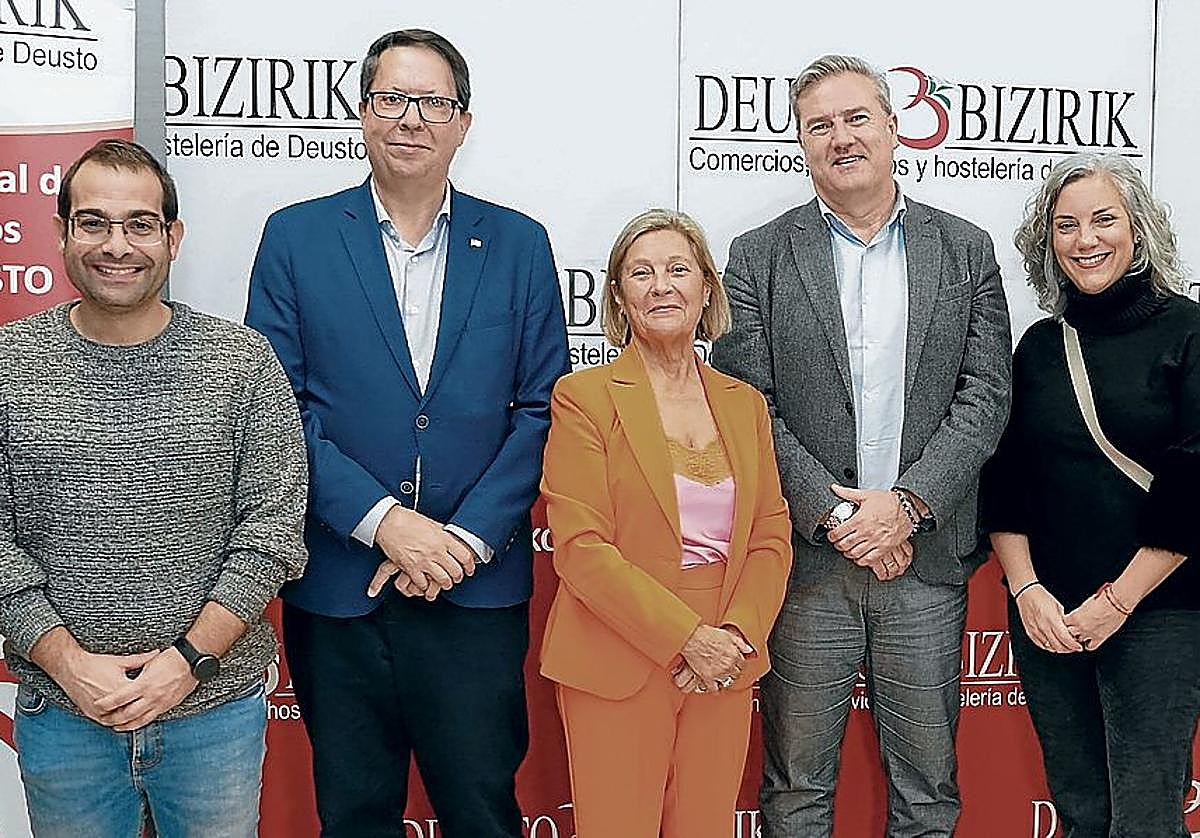 Xabier Jiménez, Gonzalo Olabarria, Julia Diéguez, Javier Garcinuño y María Cereceda.