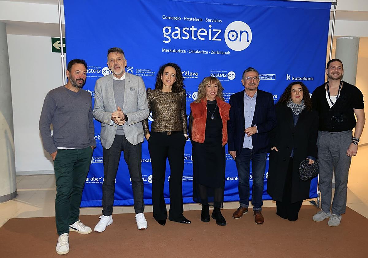 Gorka Nevado, Alberto Cabos, Zuriñe Zárate, Elena Vicente, José González, Susana Pérez y Eric Hernández.