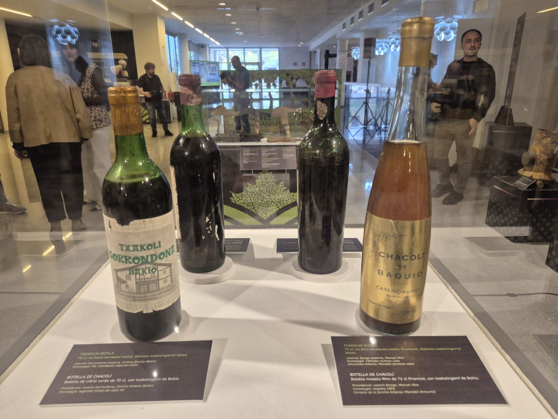 Exposición del Chacolín en Bakio