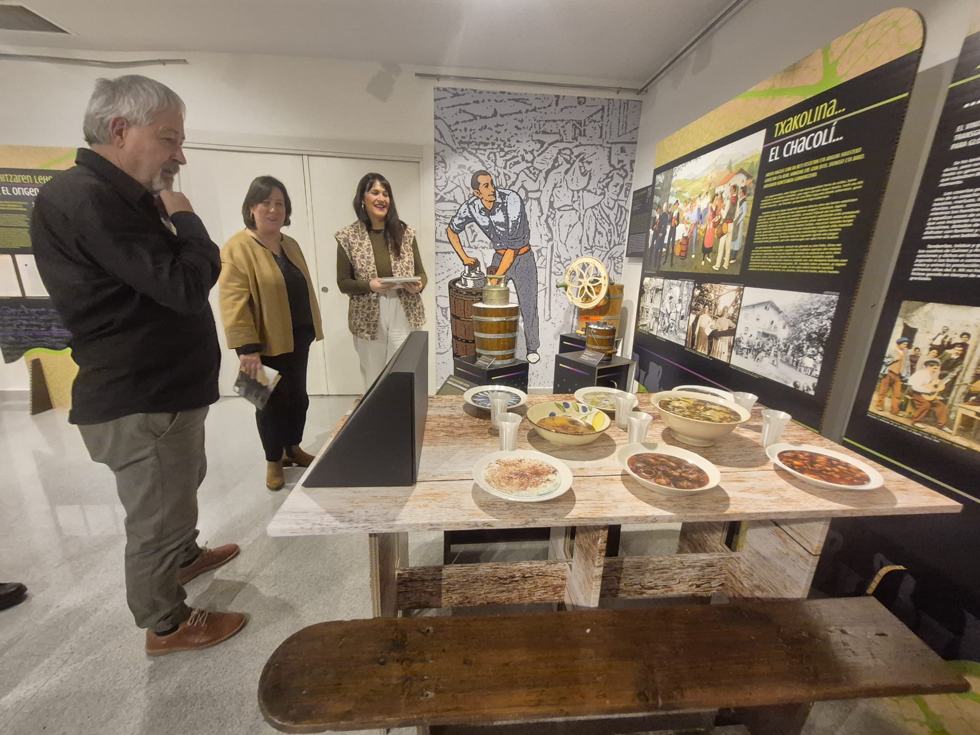 Exposición del Chacolín en Bakio