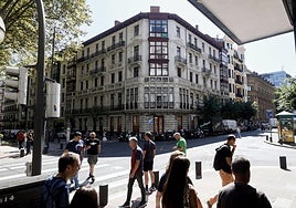 «Tendrá como mínimo cuatro estrellas o será de lujo»