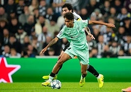 Selton entra en lugar de Jauregizar.