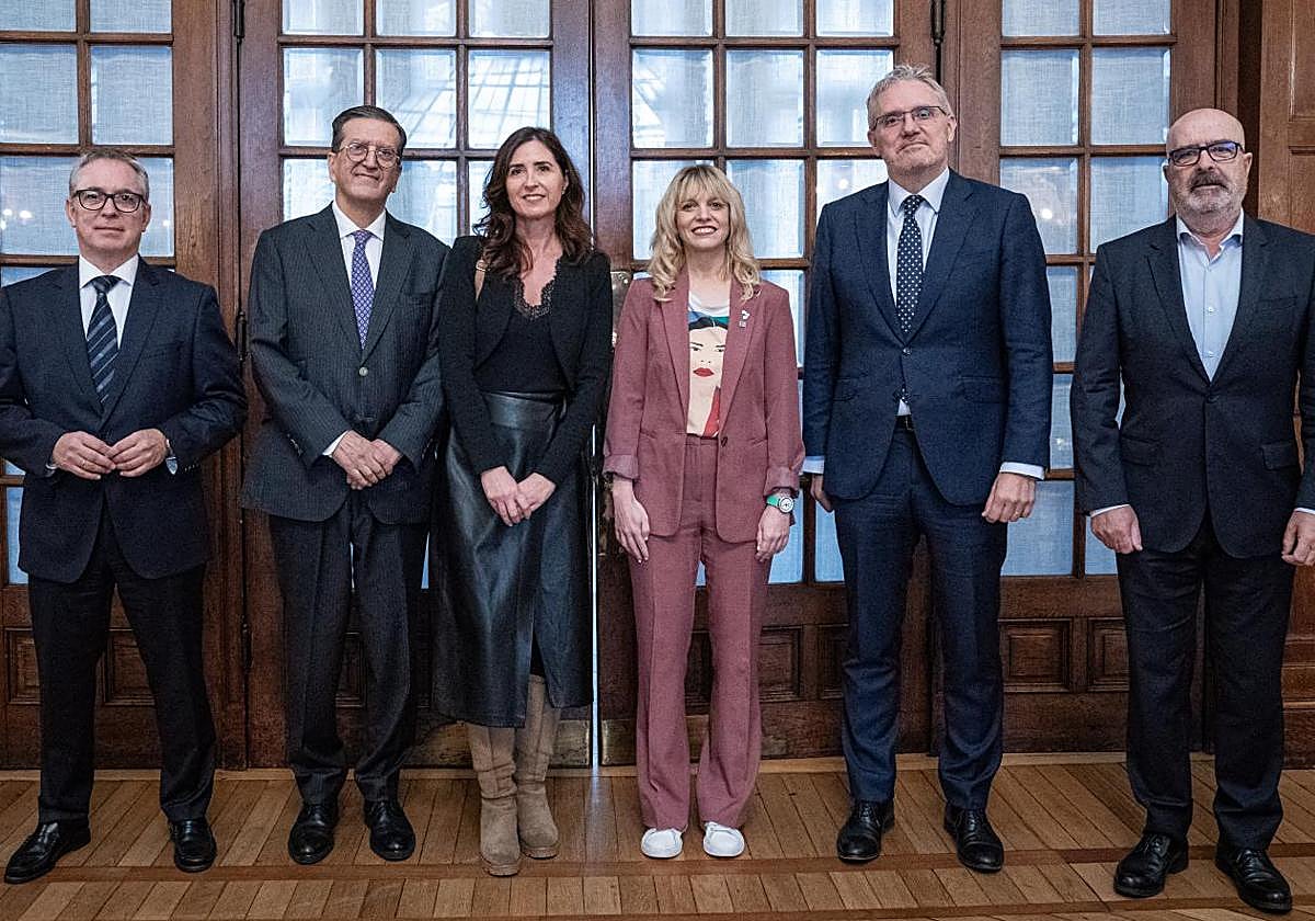 Oscar Villasante, Enrique de Ybarra, Sara Urionabarrenetxea, Estitxu Garai, Iñigo Barrenechea y José Miguel Santamaría.