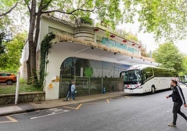 El el emblemático complejo es uno de los contados ejemplos de arquitectura racionalista de los años 30 en la capital alavesa.