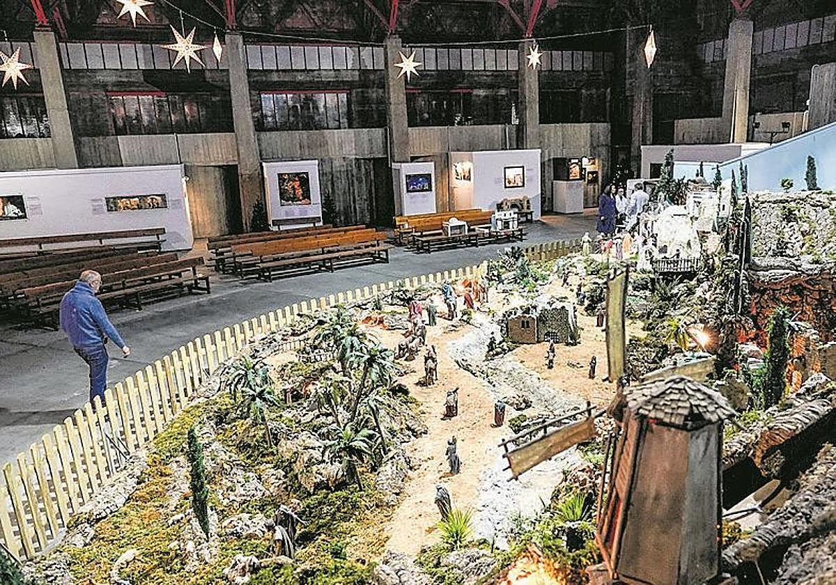 La muestra belenística ubicada en la iglesia de San Francisco de Asís de Vitoria.