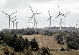 Panorámica de un parque eólico en Álava.
