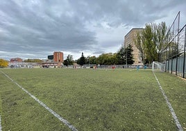 Vitoria invertirá 415.000 euros en renovar el campo de fútbol de Zaramaga