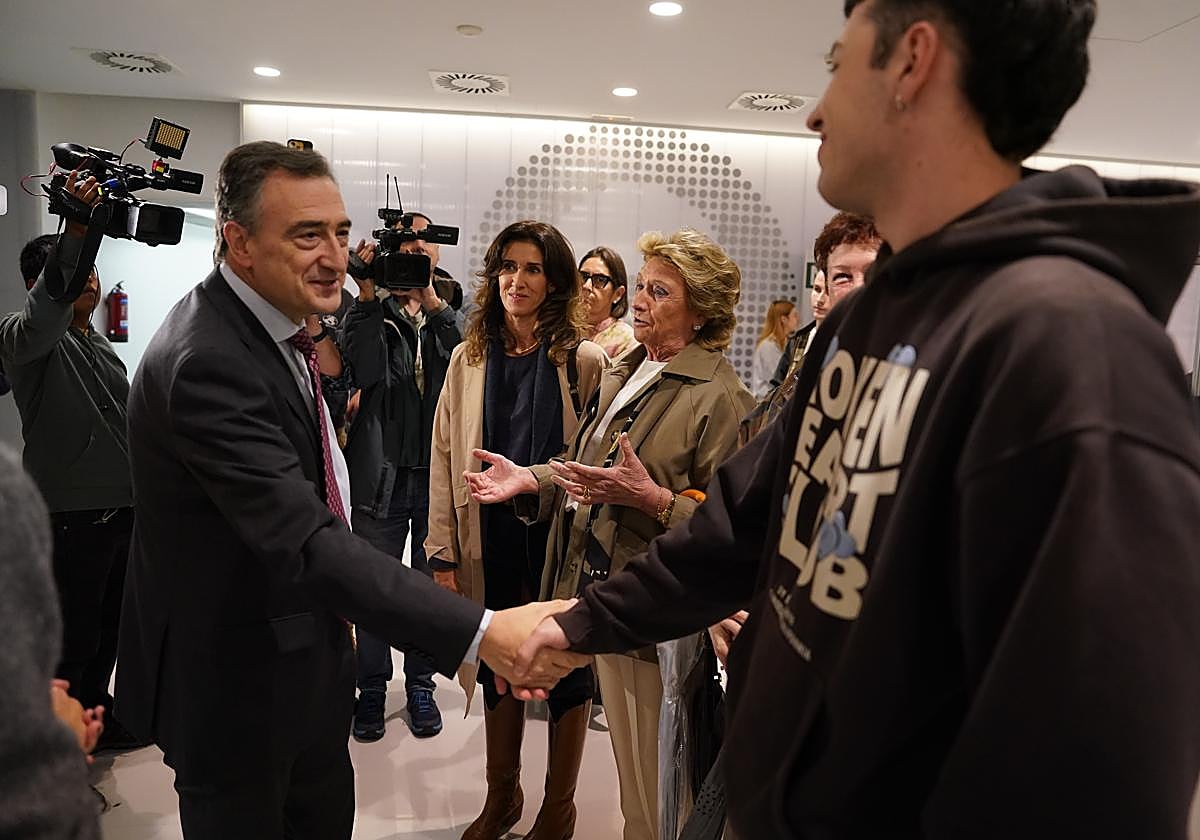 Esteban carga contra Otegi por crear «animadversión» hacia la Ertzaintza