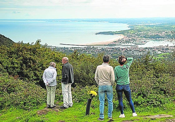 Panorámica de la bahía de Txingudi desdela cresta de Jaizkibel.