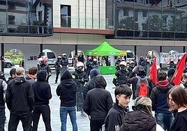 Incidentes en Lasarte-Oria durante una protesta contra la carpa de Vox
