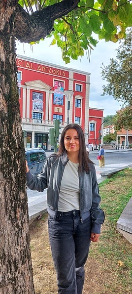 La artista de San Miguel, Maialen Ibarra, saca LP debut, con once temas y una 'intro'.