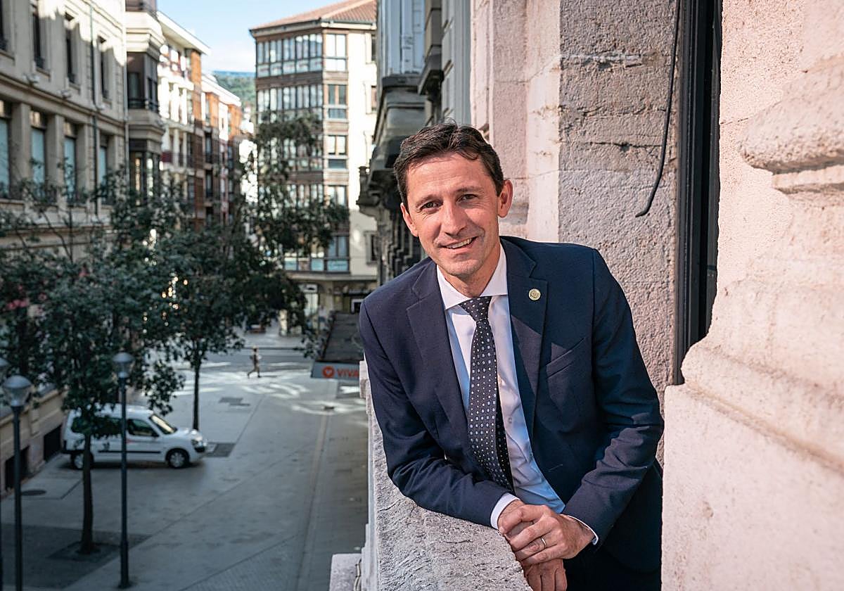 El consejero de Hacienda y Finanzas, Noël d'Anjou