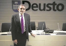 Carlos Pascual antes de su conferencia en la Universidad y de realizar la entrevista.