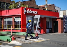 Exterior de una zona de las instalaciones de Sidenor en Vitoria.