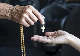 Decrece el número de ateos.