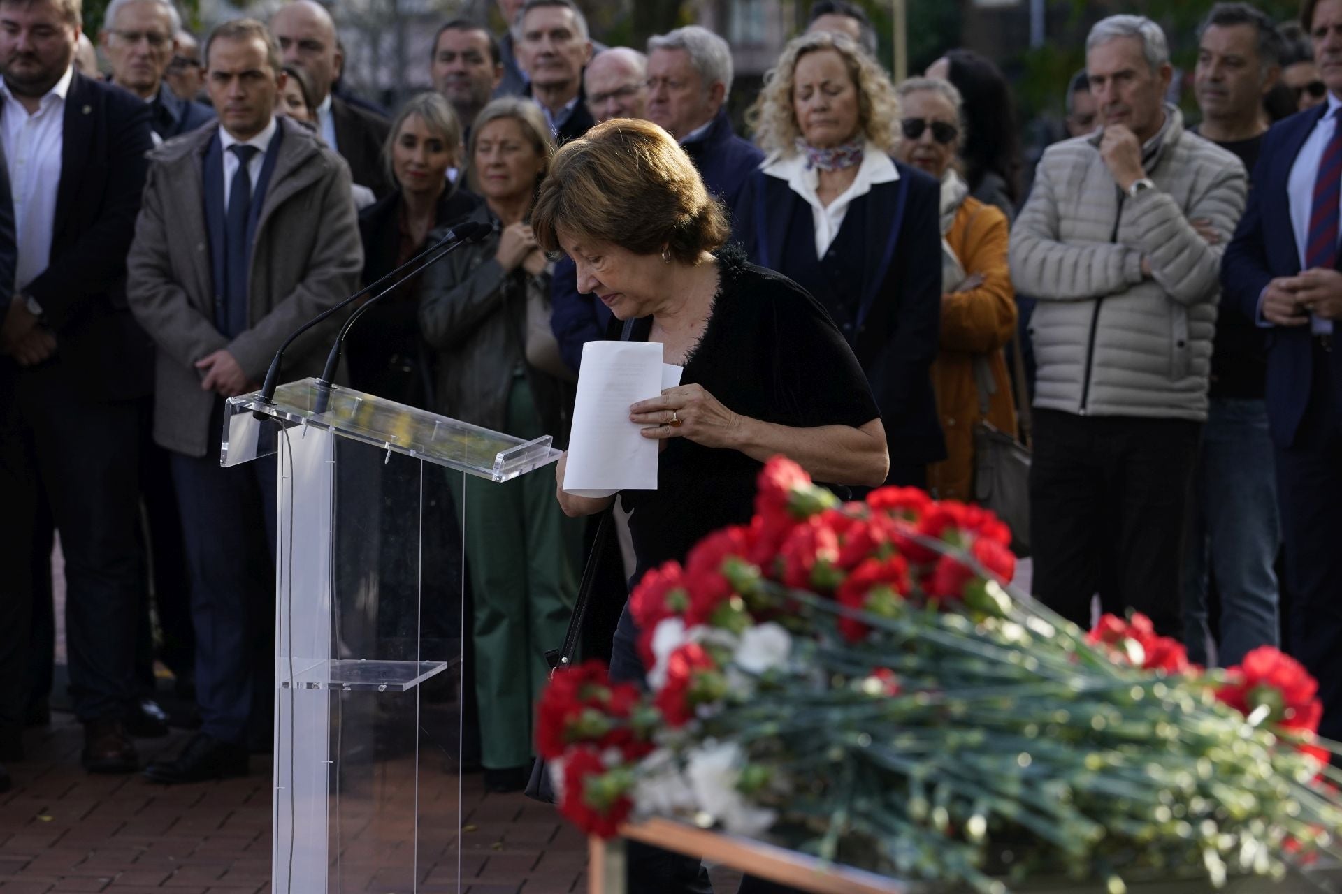La ofrenda floral por el Día de la Memoria en Bilbao, en imágenes