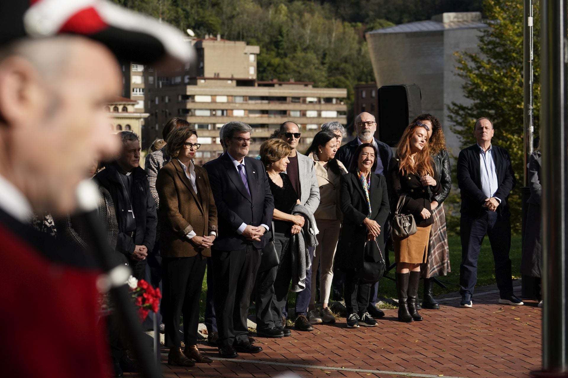 La ofrenda floral por el Día de la Memoria en Bilbao, en imágenes