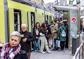 El uso del metro ligero ha ido creciendo en la capital alavesa, que se ha ido anotando récords de pasajeros año tras año.