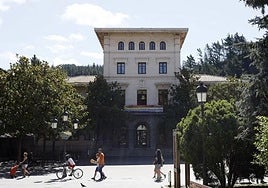 El alcalde recibirá a los vecinos en el Ayuntamiento los días 17 y 24 de este mes.