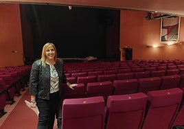 Rakel Olalla, presidenta del teatro, en el patio de butacas.