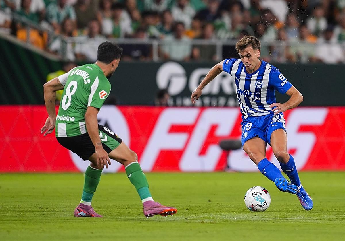 Pablo Ibáñez encara a Fornals durante el partido ante el Betis en La Cartuja.