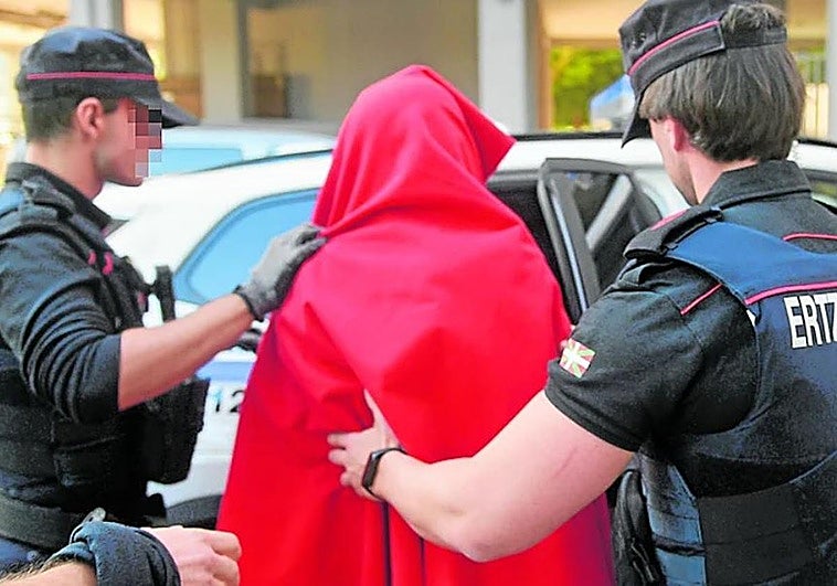 El Ararteko abre una actuación de oficio ante la decisión de la Ertzaintza de informar sobre el origen de los detenidos