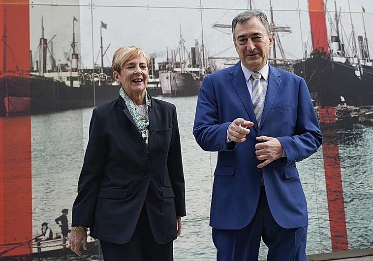 Esteban exculpa a Junts del bloqueo en la ley de secretos oficiales y responsabiliza a PSOE y PP