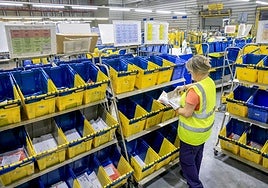 Así trabaja Correos en Álava en su momento de mayor trabajo del año