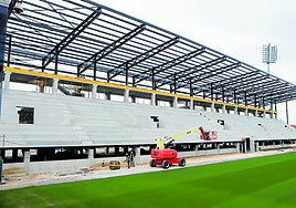 Aspecto que ofrecía este jueves desde el interior de Anduva la futura grada en el lateral oeste.
